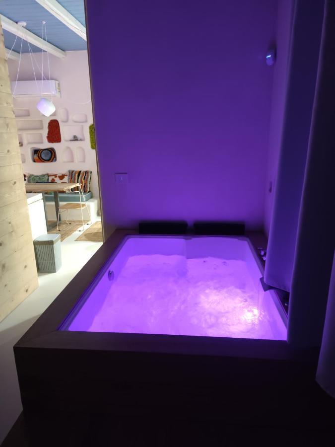 Casa Mediterranea Jacuzzi Riscaldata Con Caminetto Specchiolla Exterior foto
